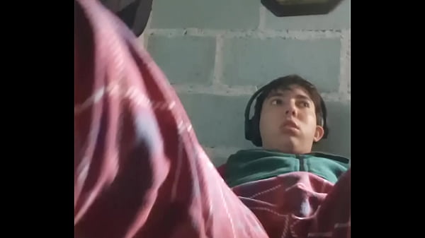 Chakal se masturba su rica verga