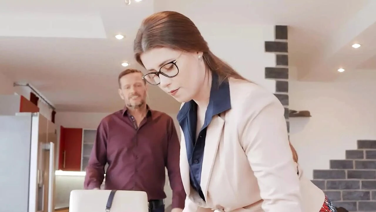 Realtor Lady Lyne Makes Yanick Motorboat Her Boobs And Convinces Him To Buy The House – REALITY KINGS