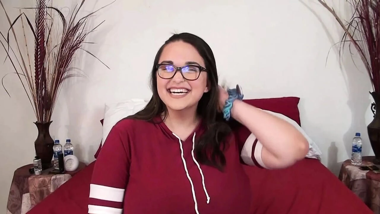 Casting Gem – busty hot bbw Desperate Amateur with sexy glasses