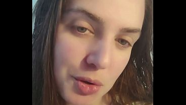 Cenas compiladas – Loirinha rabuda brincando sozinha