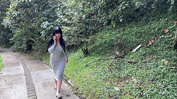 Colombian MILF invites us to eat in exchange for fucking her ass hard