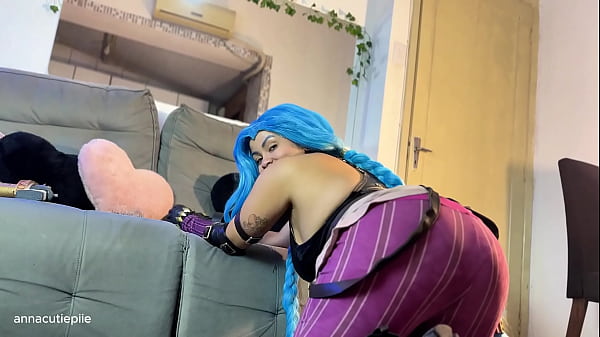 Jinx Wants you to smell her farts – Big Ass Cosplay