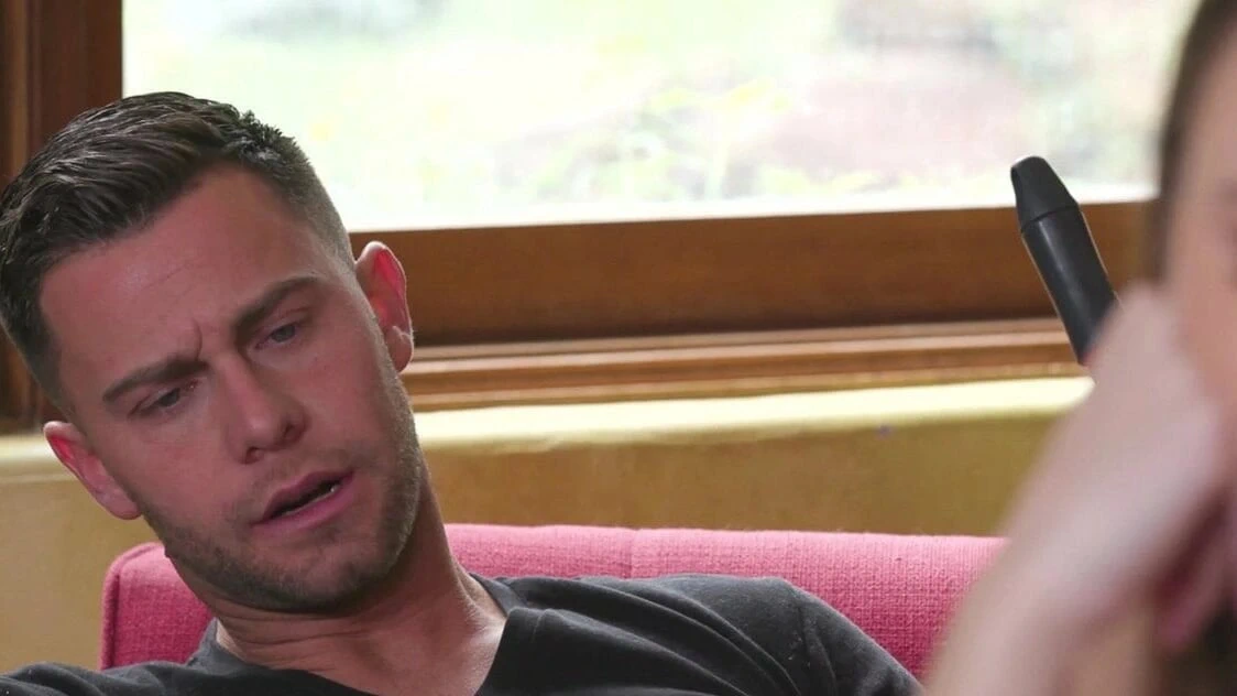 Juicy white dick plows young cunt