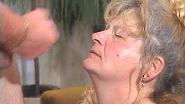 JuliaReavesProductions – Geile Fickweiber – scene 1 bigtits babe oral blowjob young