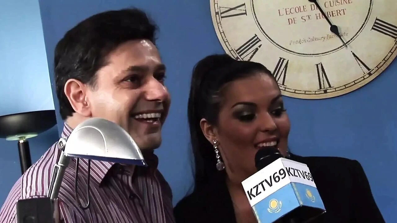 Man and a Sexy Babe From Television Fuck with Their Clients While Interviewing