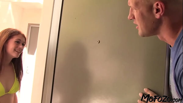 MOFOZO.com – 18 Year Old Amateur Gets The Cum In Her Mouth