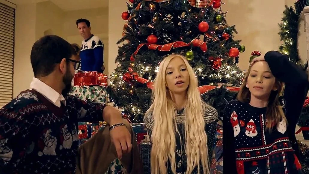 My Family Pies – Horny Sisters Get Brothers Cock For Xmas S1