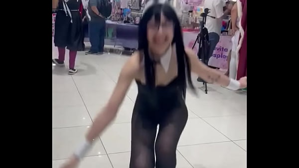 My first time in public wearing a Cosplay?#bunnygirlsenpai