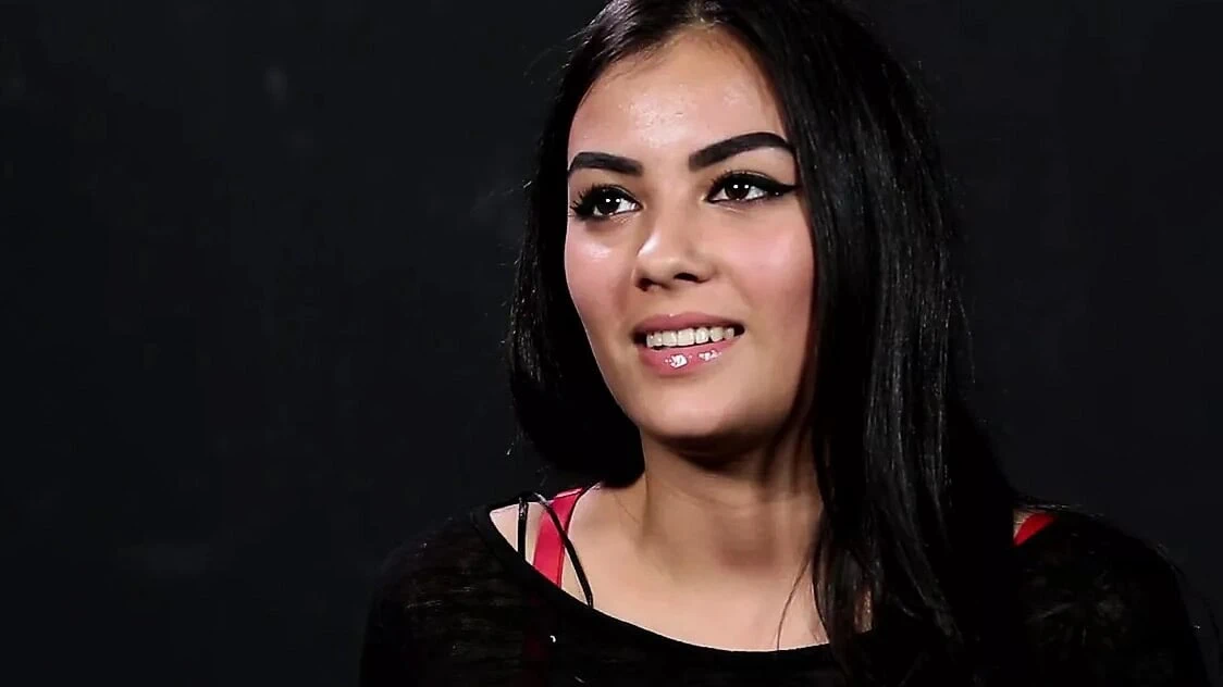 Painful casting for Nicole