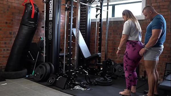 Personal Trainer Rims & Trains Big Butt MILF Client’s Ass to Deep Anal Creampie