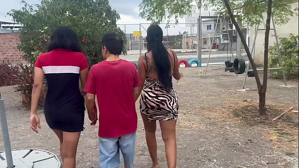 Sex in a public park, an old man and two young busty women with big asses – REAL AMATEUR HOMEMADE THREESOME