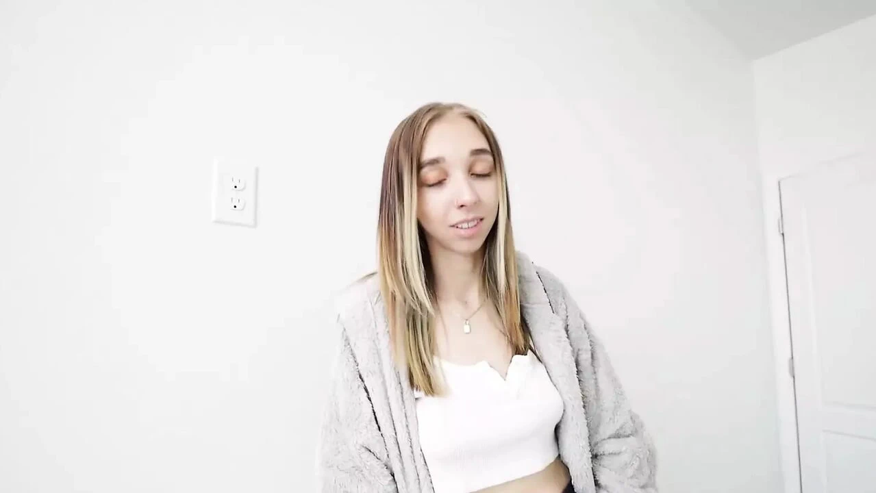 Step Daughter Breezy Bri Wants Step Dad To Satisfy Her Sexual Cravings With His Fat Cock – DadCrush