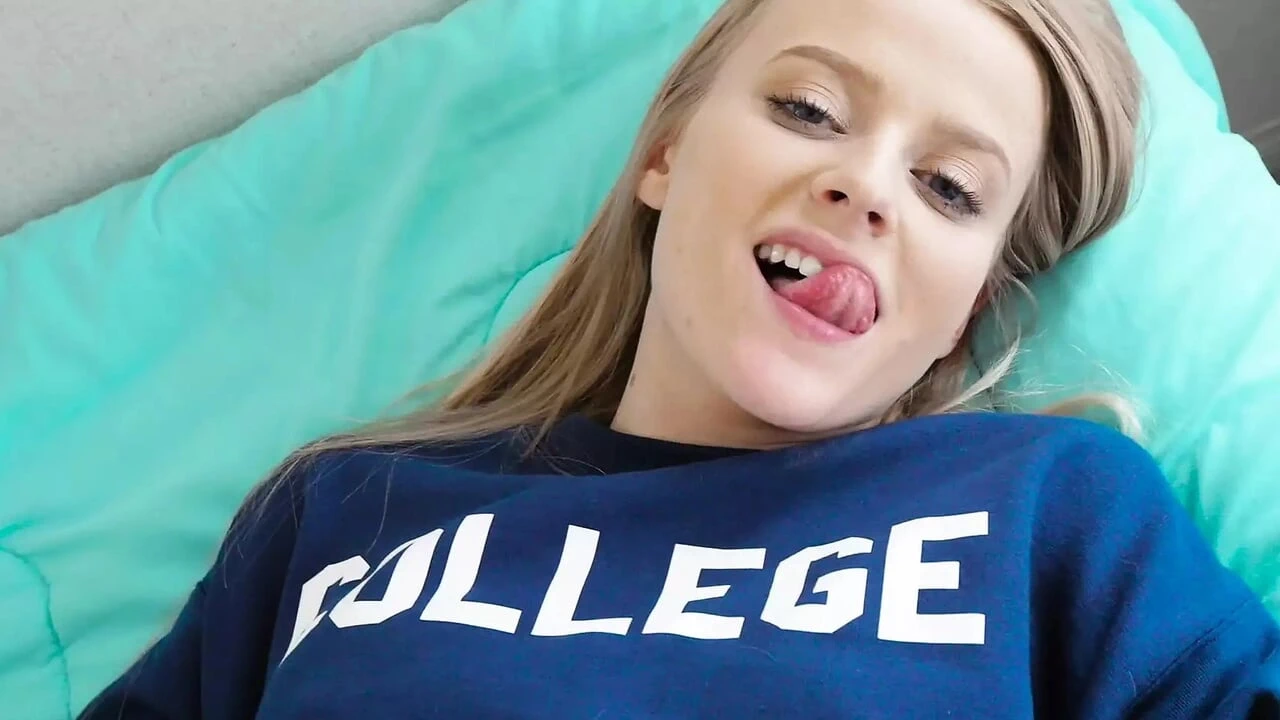 Stepsister Spreads Her Legs For Her Stepbrother To Slide His Girthy Dick Inside Her Tight Pussy