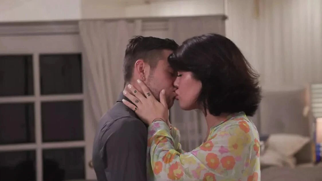 TGirl Daisy let dude bangs her ass