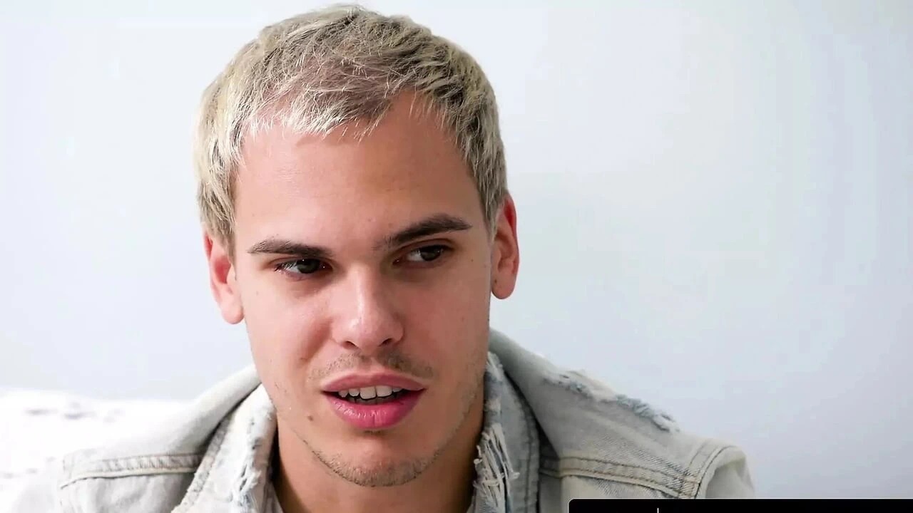 TRANSFIXED – Beauty Lola Morena Gives Bestie’s Straight Stepson With A Trans Kink What He Wants