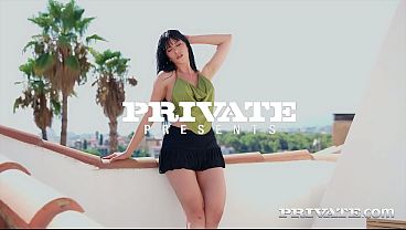 Yenifer Chacón, ends up nice and creamy after a savage gangbang