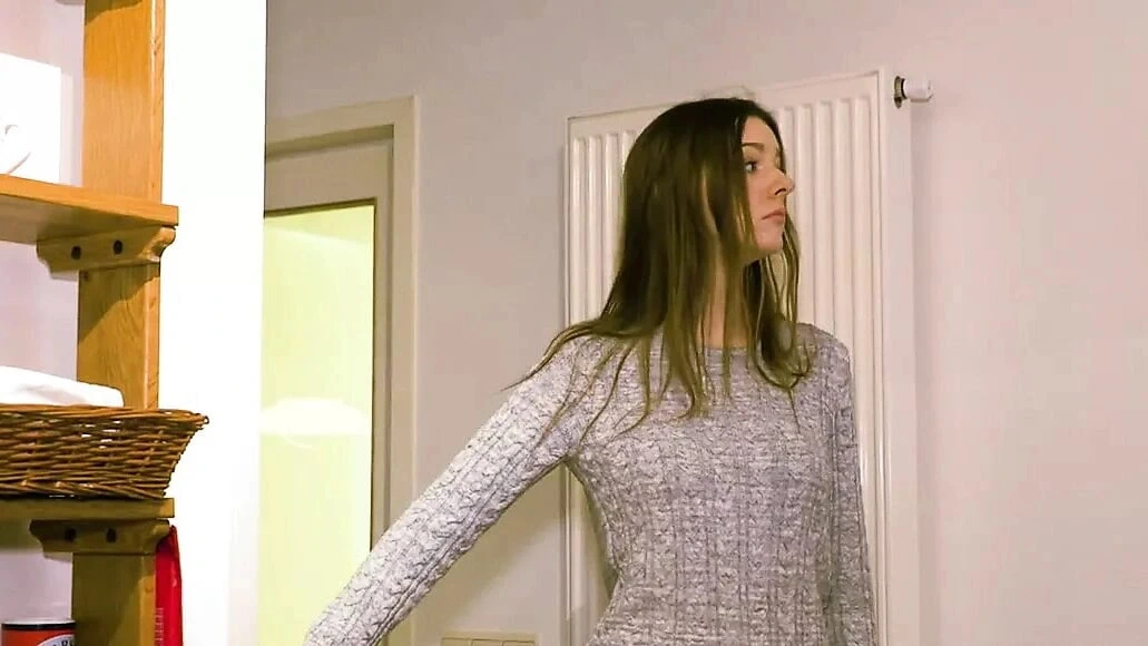 Young Girl Vs Old Man – Skinny Teen taking big facial