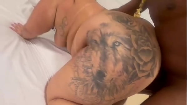 BBW gulosa usou cada centímetro do mastro e ainda pediu mais