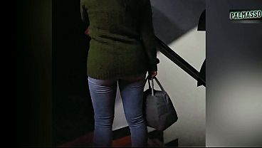 Mi maestro me convenció para follar mi coño a cambio de enseñarme las tareas de la universidad. ¡No se lo digas a nadie!