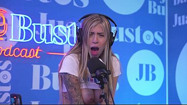 The sizzling blonde MollySmith squirts all over the Sybian machine on Juan Bustos’ podcast