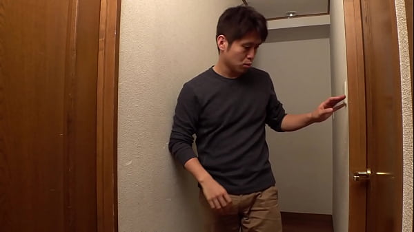 友達のお姉さんに誘惑され、さらに自室に連れ込まれ、グリン×２エロ尻ローリング騎乗位【パート2】
