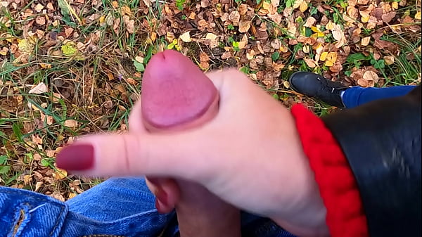 Outddor handjob by hot girl in park! Almost Caught while masturbate